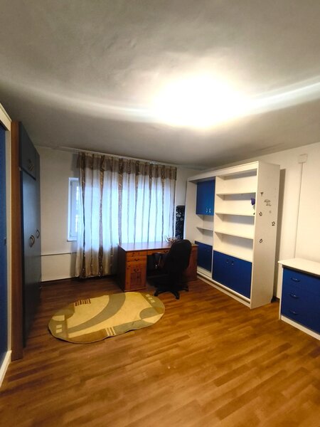 13 Septembrie, Parc Sebastian, garsoniera, loc parcare inclus, 350 EUR.