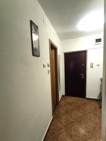 13 Septembrie, Parc Sebastian, garsoniera, loc parcare inclus, 350 EUR.